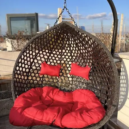 Sunny/stylish Rooftop Home/private Balcony Shared Jacuzzi * Budapeşte