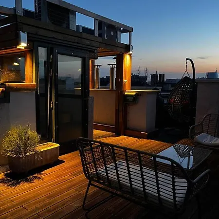 Sunny/stylish Rooftop Home/private Balcony Shared Jacuzzi Daire Budapeşte