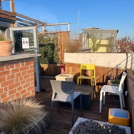 Daire Sunny/stylish Rooftop Home/private Balcony Shared Jacuzzi