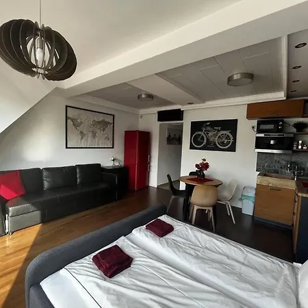 Sunny/stylish Rooftop Home/private Balcony Shared Jacuzzi Daire *