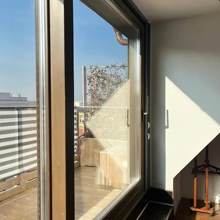Daire Sunny/stylish Rooftop Home/private Balcony Shared Jacuzzi