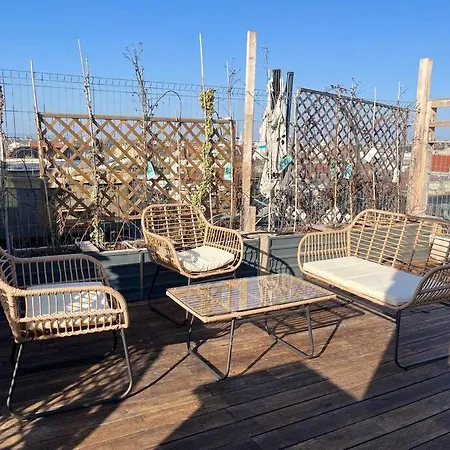 Sunny/stylish Rooftop Home/private Balcony Shared Jacuzzi Apartamento