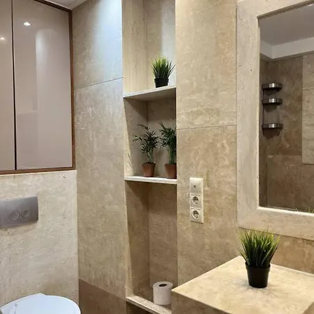 Sunny/stylish Rooftop Home/private Balcony Shared Jacuzzi Budapeste